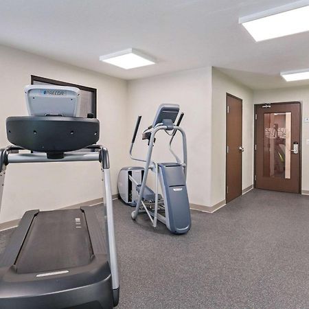 Woodspring Suites Davenport Quad Cities ภายนอก รูปภาพ