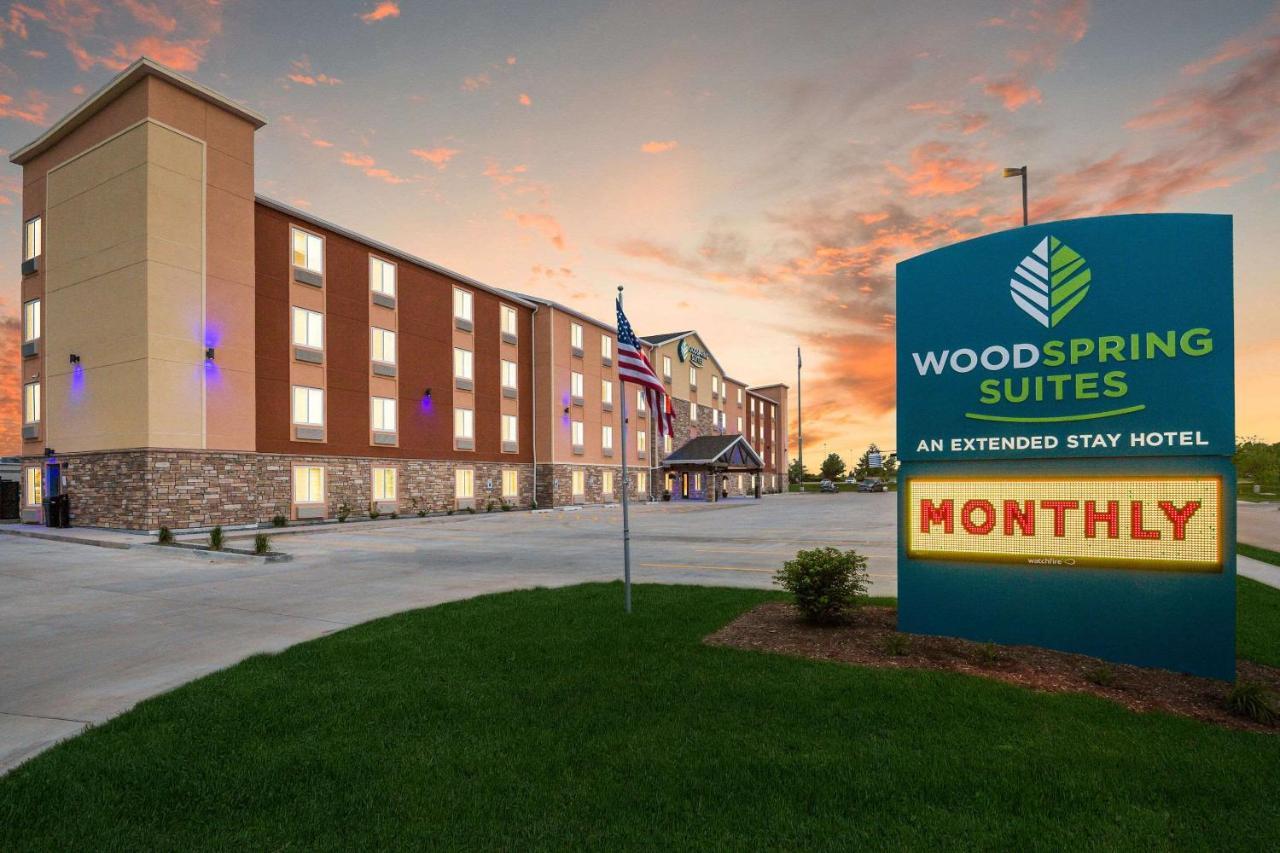 Woodspring Suites Davenport Quad Cities ภายนอก รูปภาพ