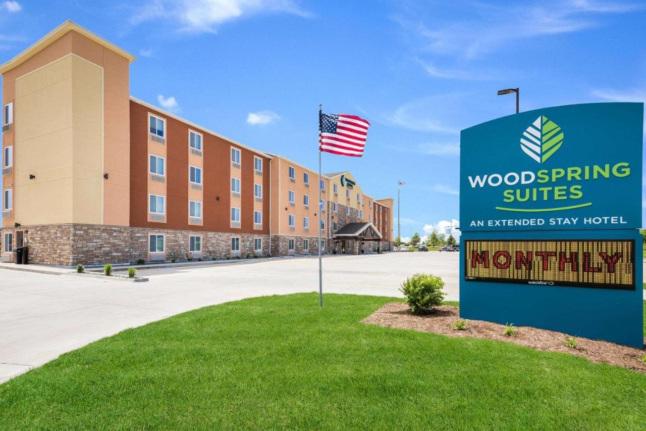 Woodspring Suites Davenport Quad Cities ภายนอก รูปภาพ