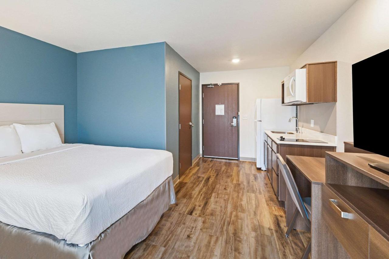 Woodspring Suites Davenport Quad Cities ภายนอก รูปภาพ