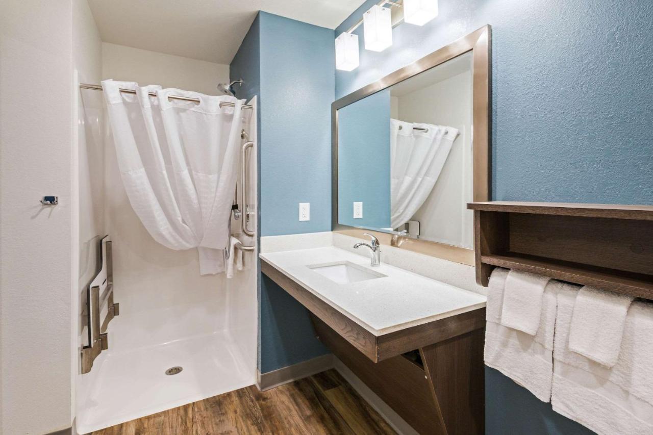 Woodspring Suites Davenport Quad Cities ภายนอก รูปภาพ